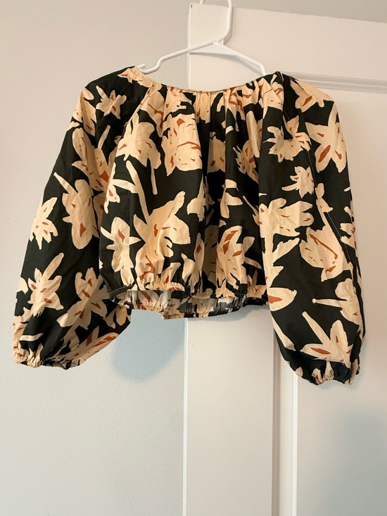 Zara Tops - Black & Cream Floral Puff-Sleeve Crop Top